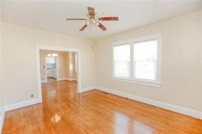 Photo - 3701 Amherst St