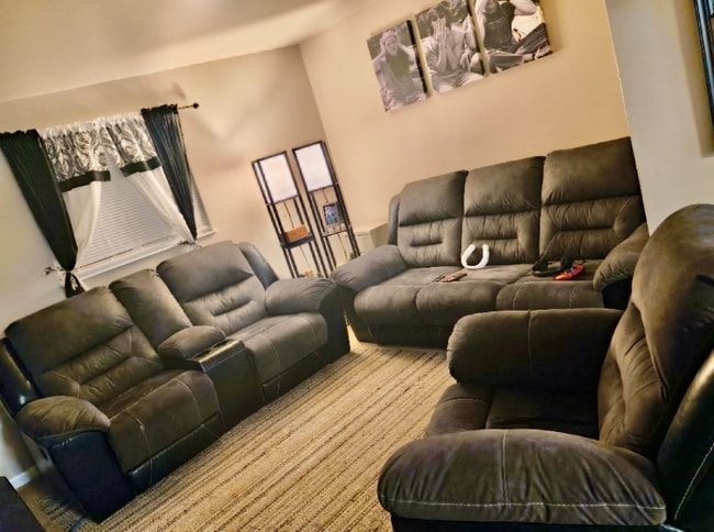 Photo - 2897 S 3050 W