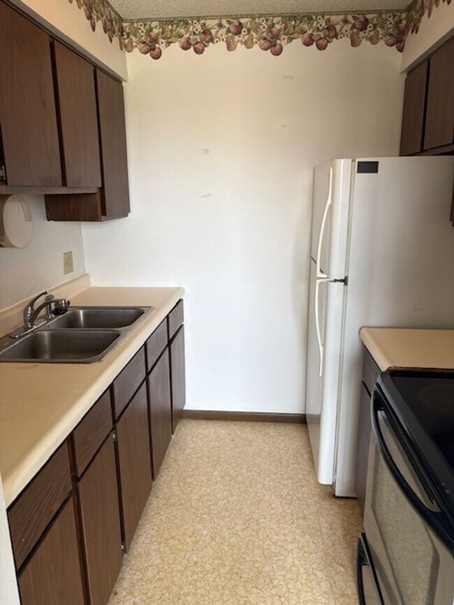 Building Photo - 209 Estelle St Unit 209 Estelle St - Apt C4