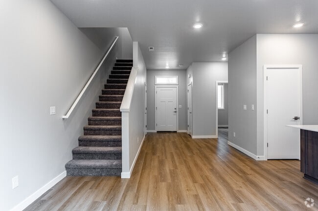 4BR, 3BA Townhome - 1,426SF