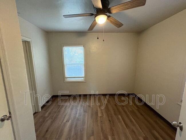 Photo - 311 E Grove Ave