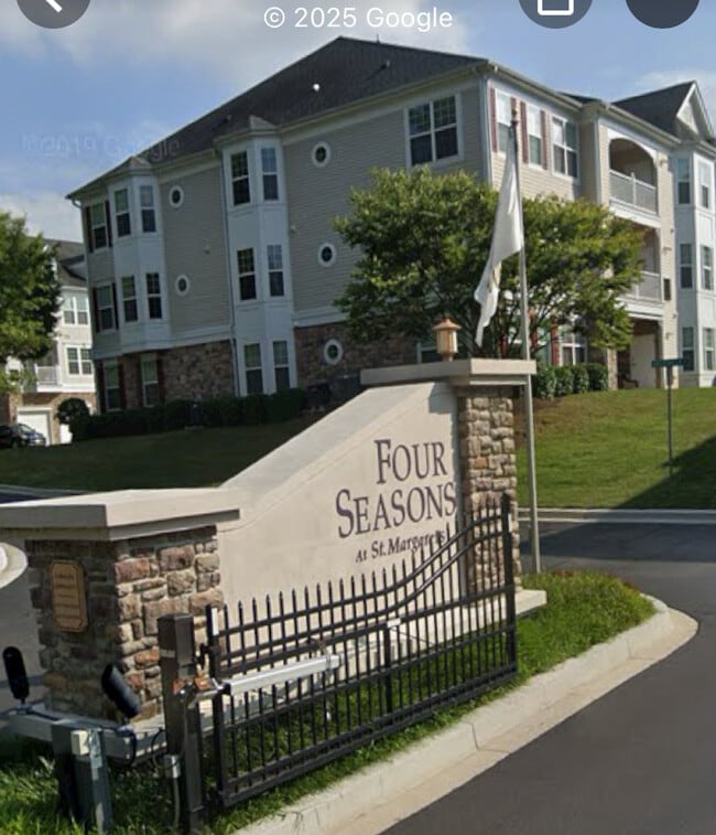 Building Photo - 1518 Enyart Way Unit 301 Rental