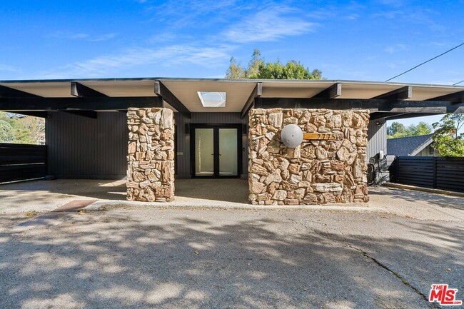 Photo - 2775 Rinconia Dr