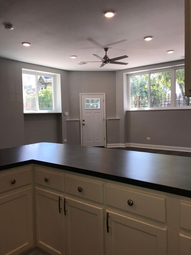 Photo - 2734 W 18th St Unidad 1F