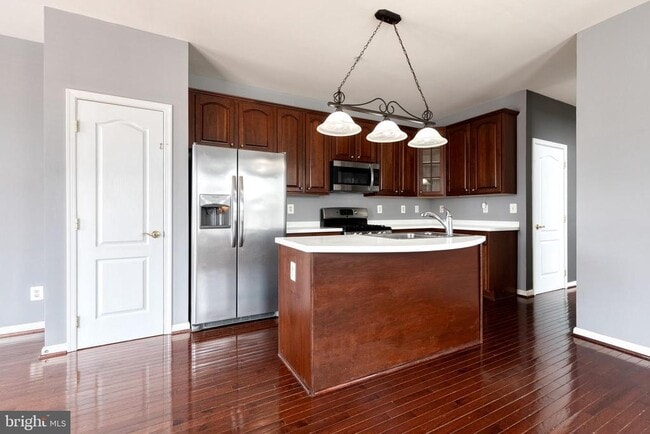 Photo - 1942 Glenroths Dr