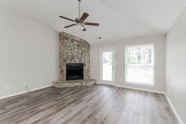 Photo - 6103 Kris Ln