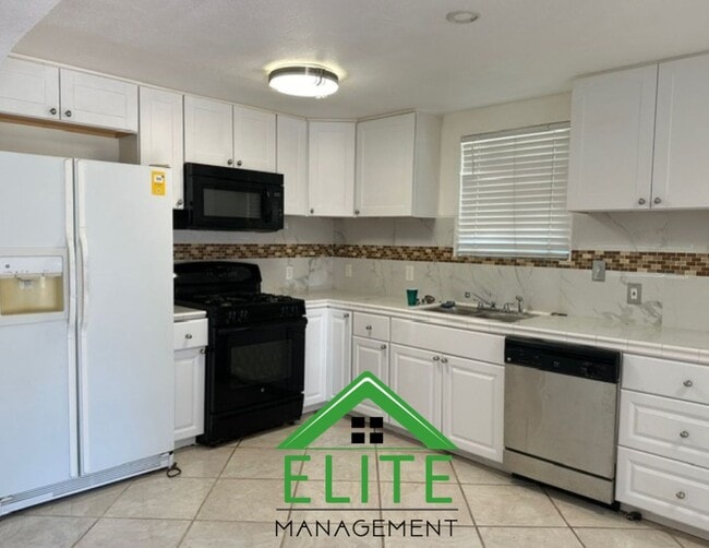 Photo - Charming 3-Bedroom Home for Rent in a Prim...