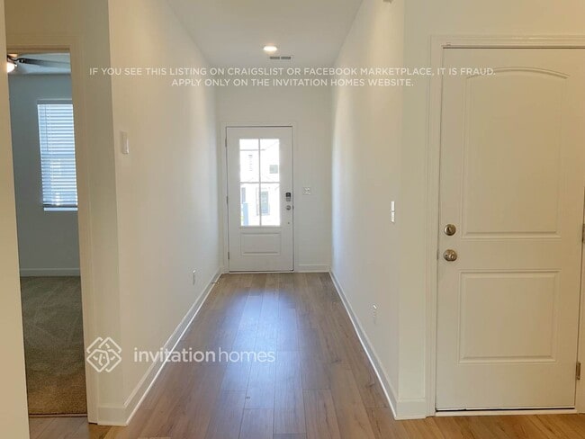 Photo - 204 E Millbrook Dr