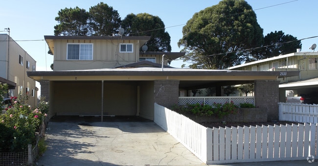 Building Photo - 2030 Stanton Ave