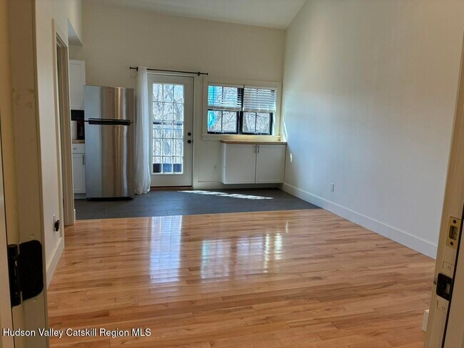 Photo - 217 State St