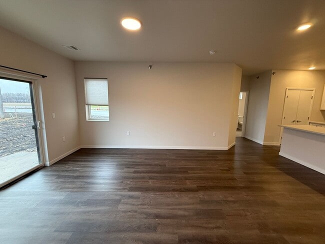 Building Photo - Northern Point Apartments Unit 1104-111