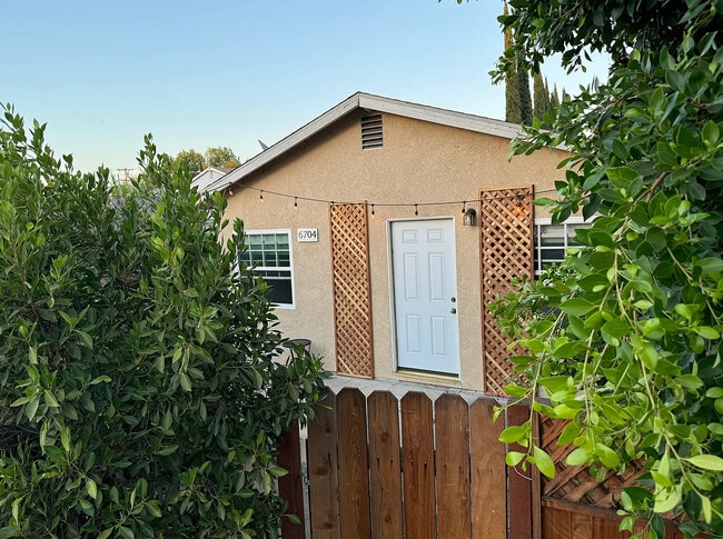 Building Photo - 6704 Nagle Ave Unit 1