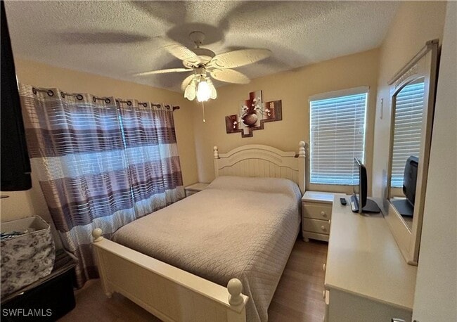 Building Photo - 4346 27th Ct SW Unit 5