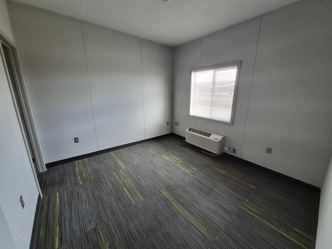Photo - 458 N Creek Dr Unit 211