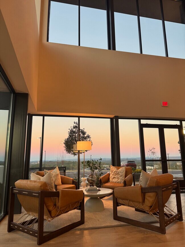 Photo - Colina Hillside