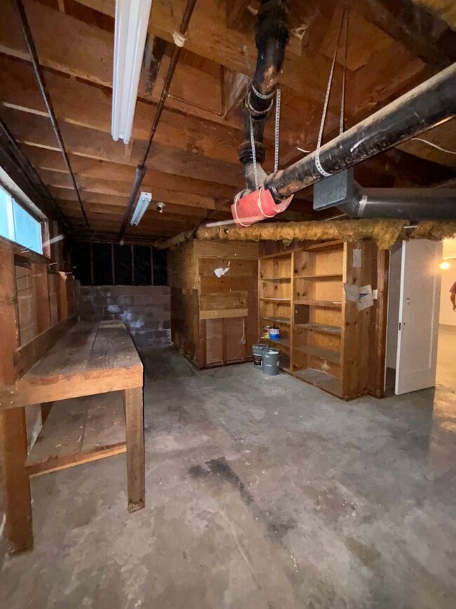 233 4th Ave