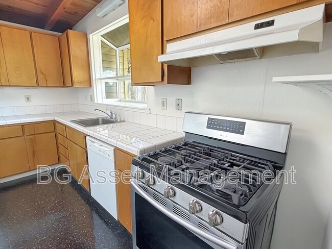 Photo - 1526 Visalia Ave