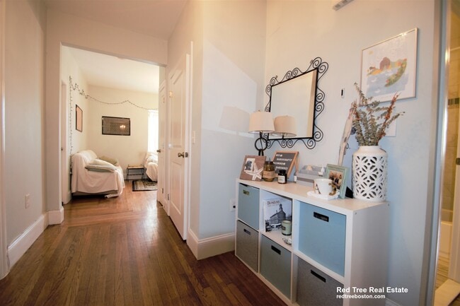 Photo - 11 Babcock St Unit 2