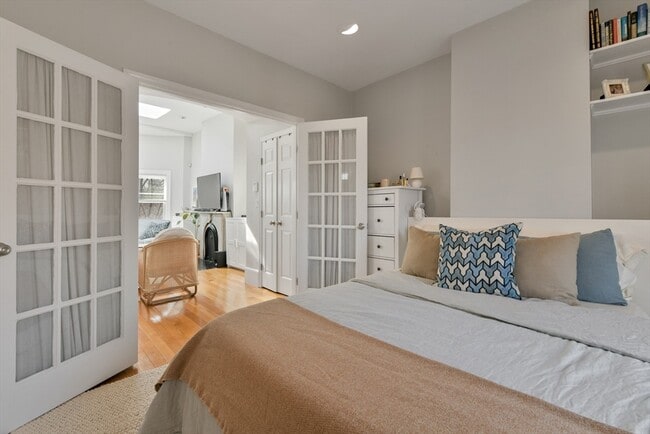 Photo - 256 W Newton St Unit 4