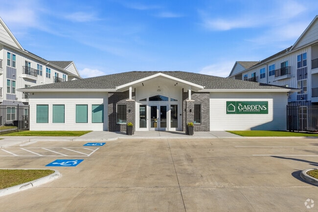 Leasing Center