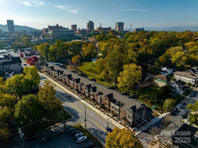 Photo - 205 Broadway St