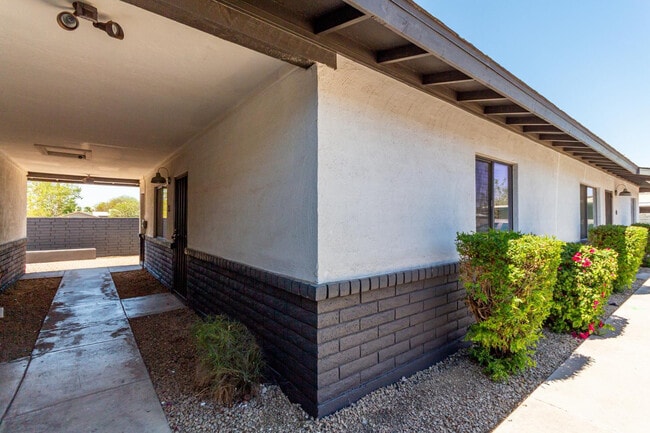 Building Photo - 3034 N 35th St Unit 3