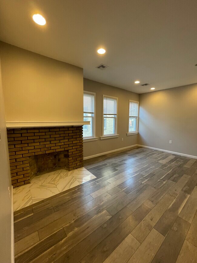 Photo - 121 Brookwood St Unidad 3