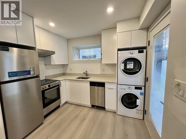 Photo - 105 E 39th Ave