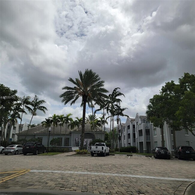 Photo - 711 SW 111th Way Unit 301