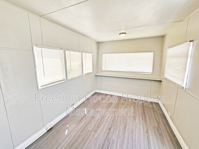 Photo - 2220 W Bell Vista Ave Unit 4