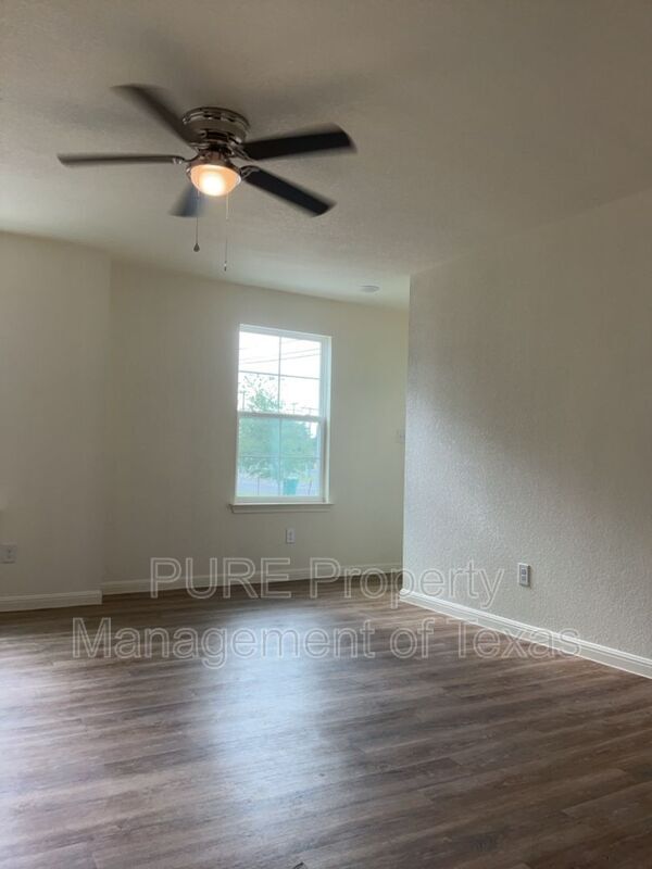 Photo - 2002 W 2nd St