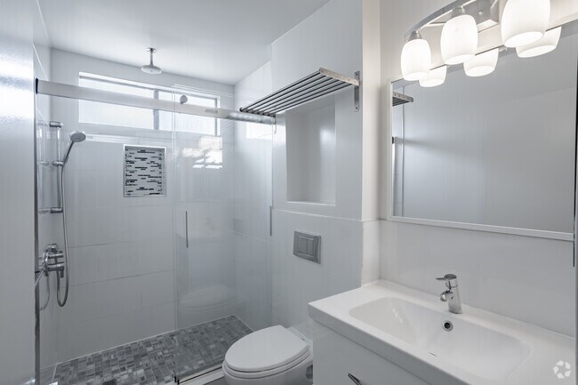 1BR, 1BA - 750 SF - Westminster Square Apartments
