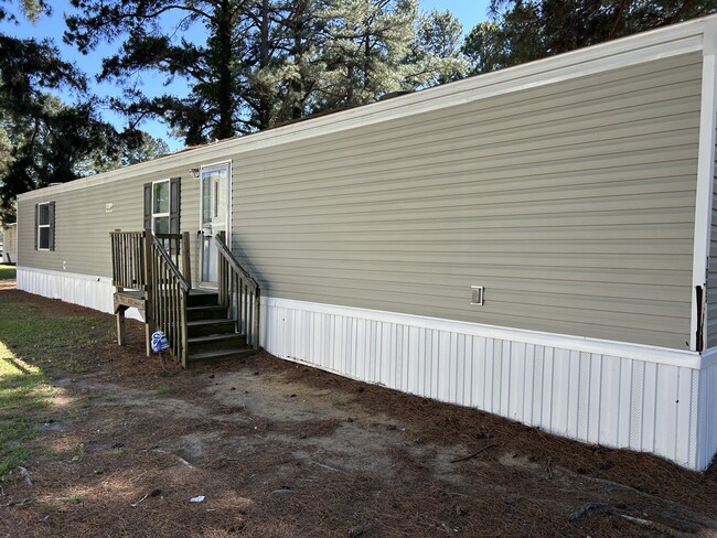 Building Photo - 1045 Teneile St
