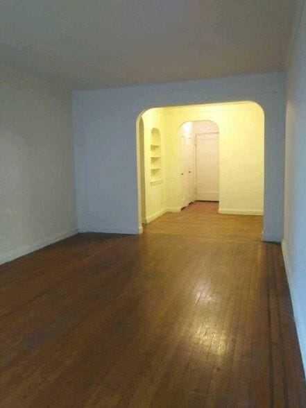 Photo - 92-16 Whitney Ave