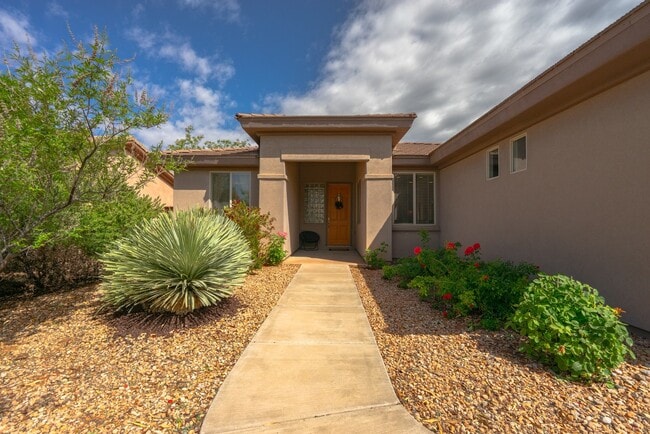 Building Photo - Fully Furnished 3 Bedroom Home In Coral Canyon With Community Amenities