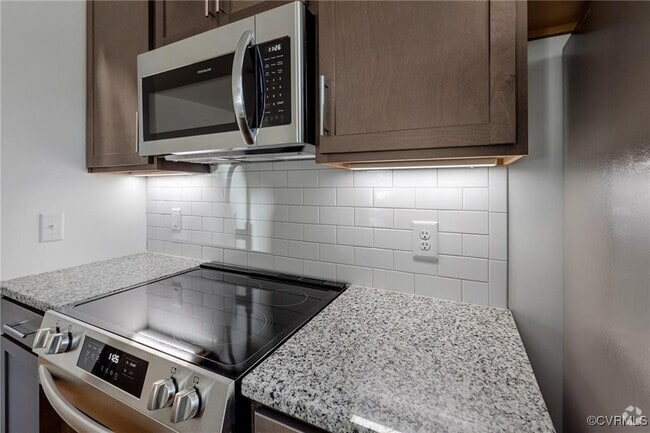 Building Photo - 918 Porter St Rental