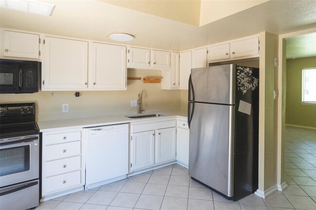 Building Photo - 8809 Dawnridge Cir Rental