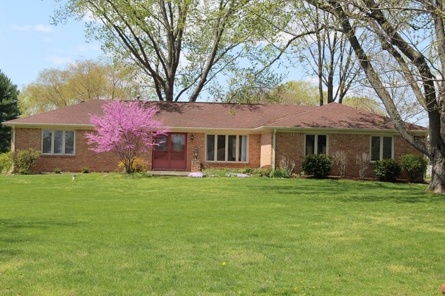 3 BR Ranch on a Great Country Setting! - 3 BR Ranch on a Great Country Setting! Apartment Unit 3730 N County Road 575 E