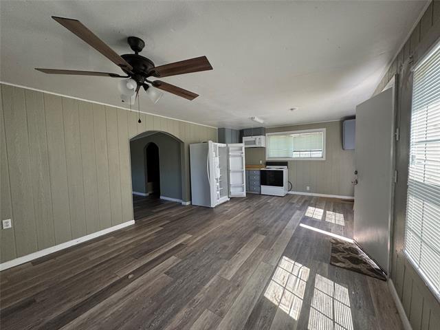 Photo - 202 W Tarrant St