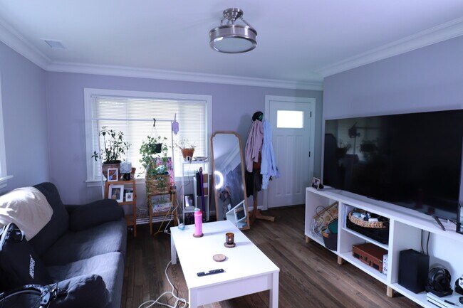 Living Room - 1315 Orchard Ave