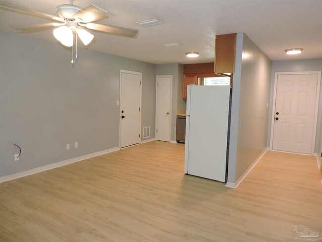Photo - 1495 Sinclair St