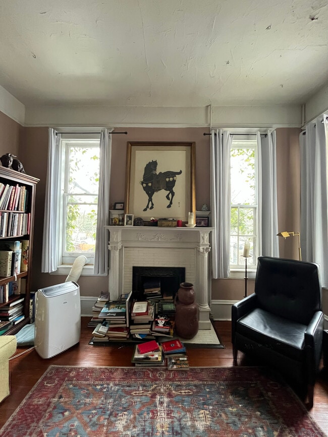 Photo - 2220 Barnard St Unit B