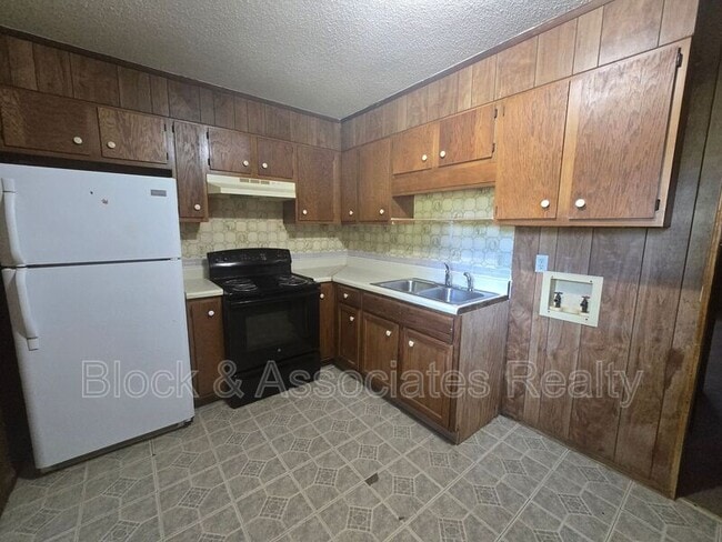 Building Photo - 208 Julian Ave Unit Apt A