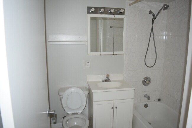 Photo - 6341 W Belmont Ave