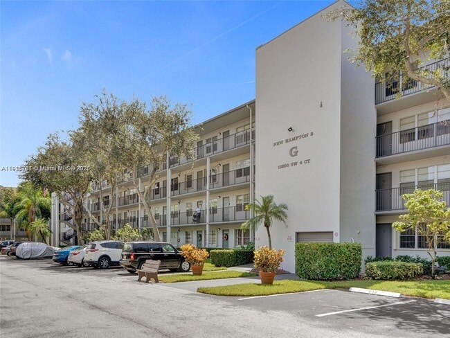 Building Photo - 13250 SW 4th Ct Unit 305G