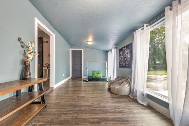 Photo - 2511 River Ridge