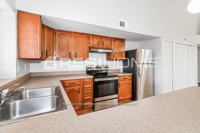 Photo - 4525 Larner St