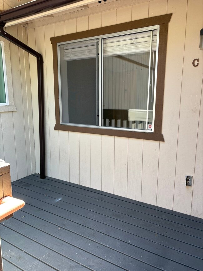 Building Photo - 5700 Olmeda Ave Unit C Rental
