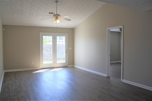 Photo - 622 Belle Court