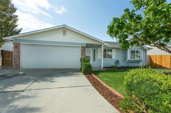 Building Photo - Comfortable Single-Level Living in Summit View Ranch – 3 Bed, 2 Bath with 2-Car Garage